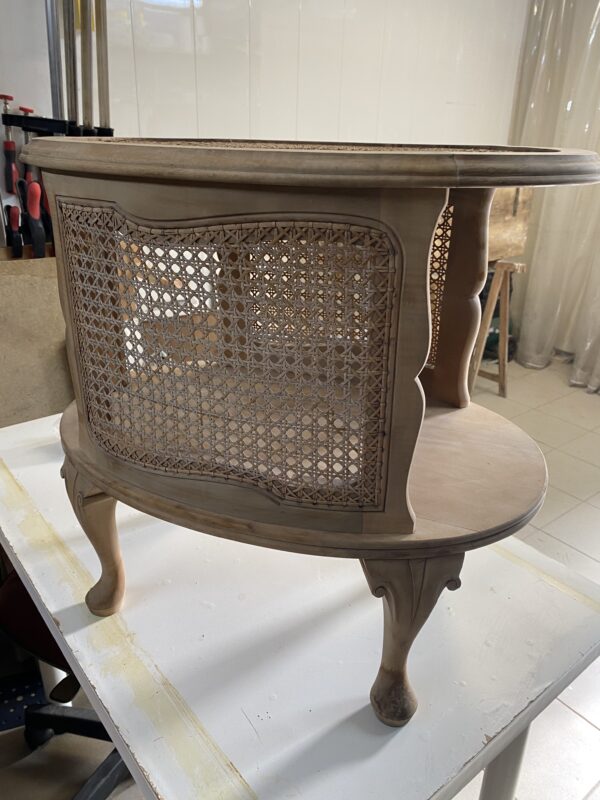 Table d'Appoint ovale avec cannage – Image 3
